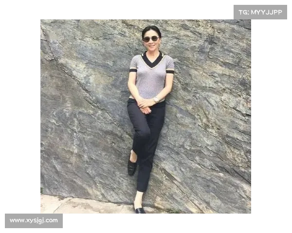 刘嘉玲回苏州老家现身状态年轻二十岁比同龄人更显青春活力 刘嘉玲回苏州老家现身状态年轻二十岁比同龄人更显青春活力